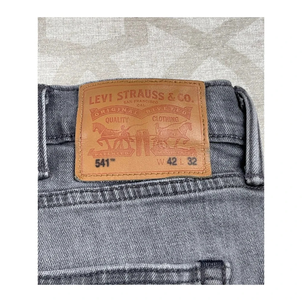 Levi's 541 Athletic Taper Mens 42x32 Grey Denim Jeans Stretch Casual Pants